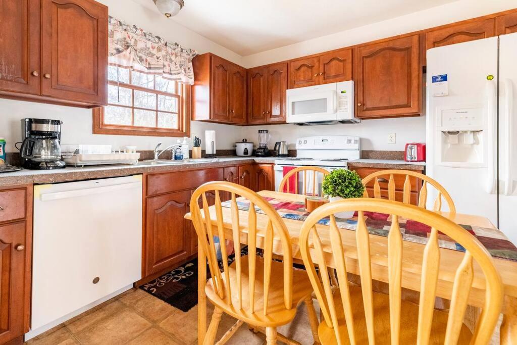 Cheerful Pocono Home Away From Home Albrightsville المظهر الخارجي الصورة